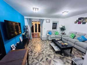 Photo 1- click for photo gallery